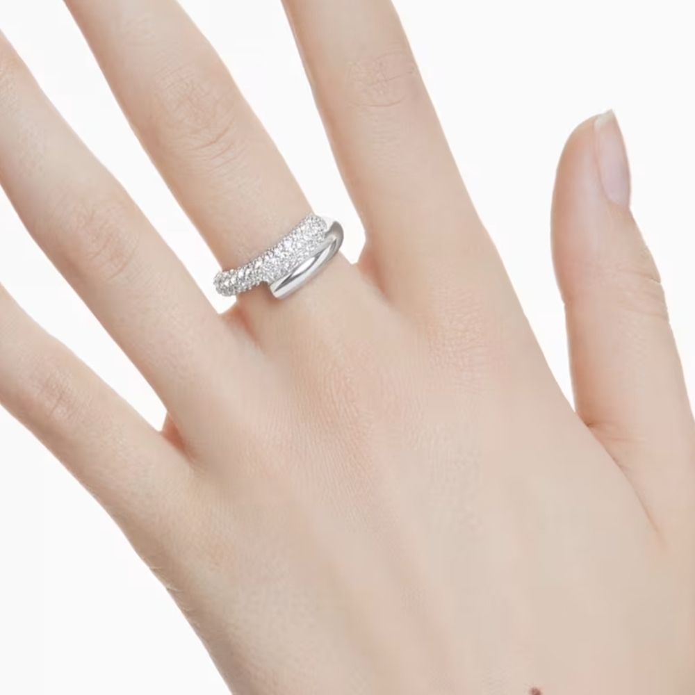 Swarovski Silver Crystal Ring. #80